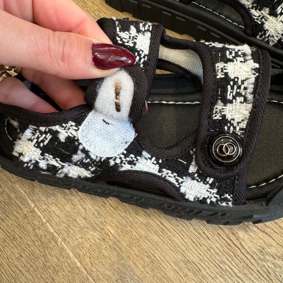 Tweed & Rubber Chunky Sandals With Adjustable Straps For Kids - Picture 3 of 7